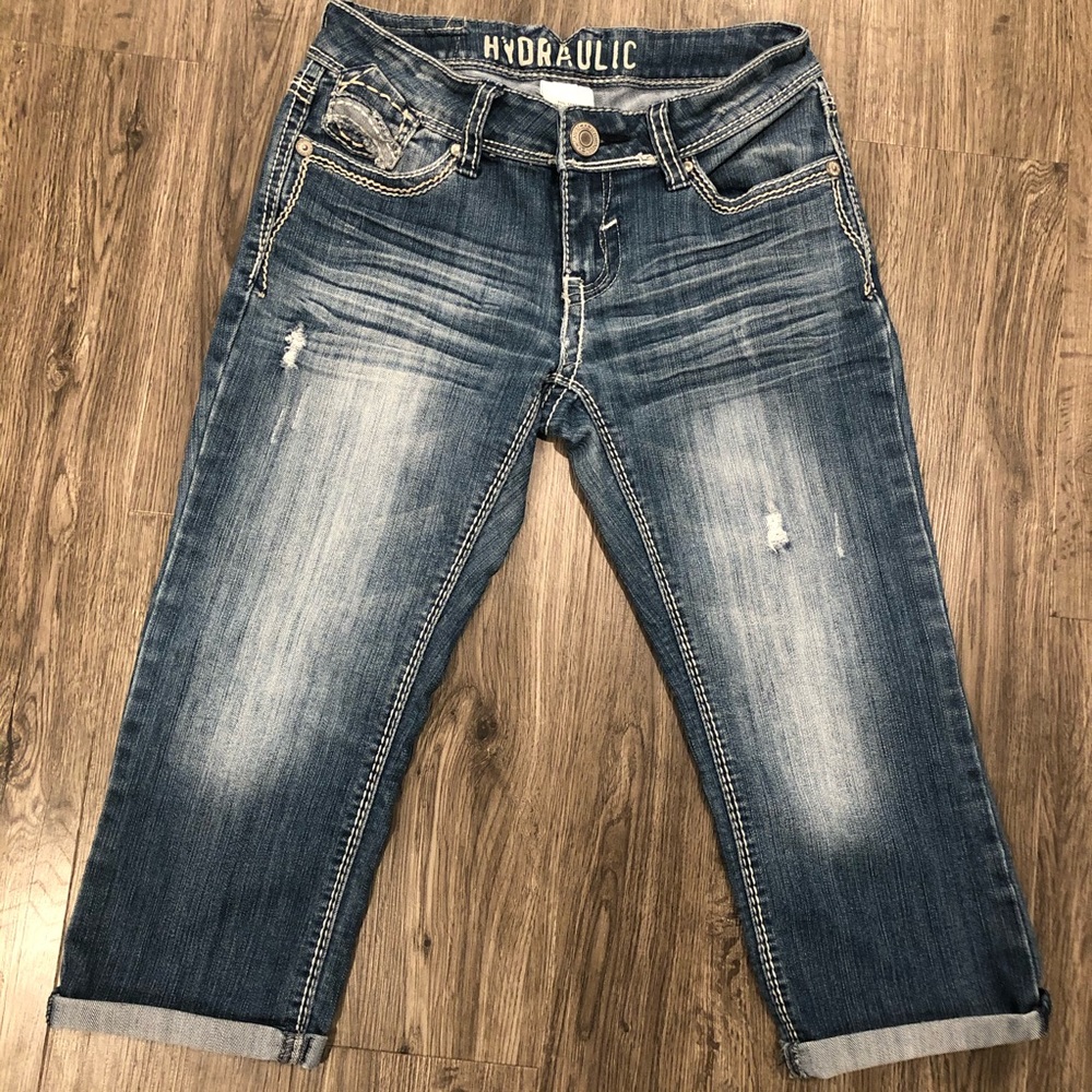 Hydraulic Distressed Rolled Cuff Capri Pants Women's 3/4